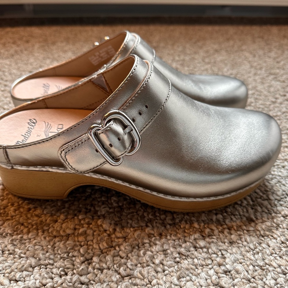 Dansko x Madewell Silver Leather Clogs 39